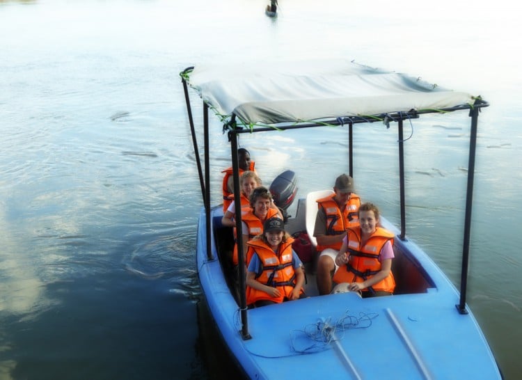 Boat-Safari-Daigle Tours